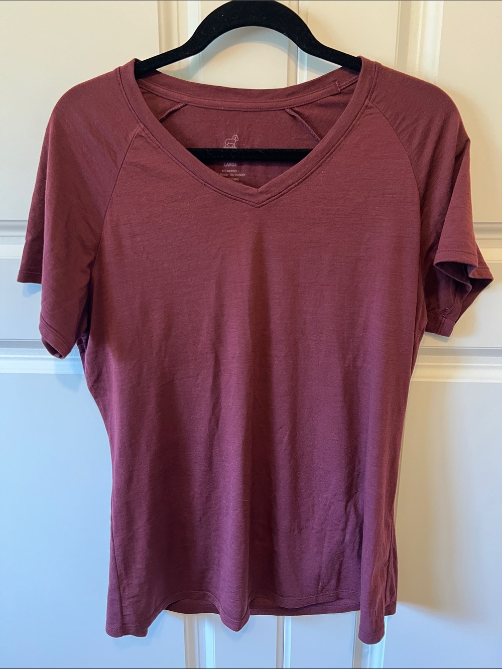 Woolx Mia V-Neck Merino Tee, Maroon, L
